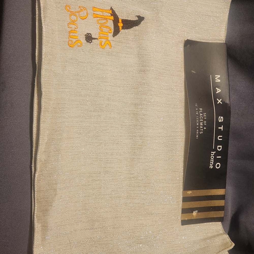 Max Studio Cream Sweatshirt with Graphic Design